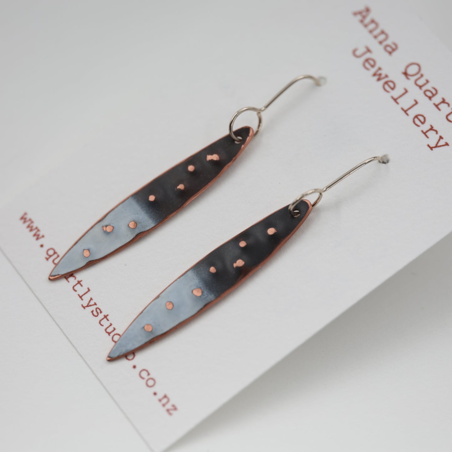 Black & White Copper/Narrow Leaf