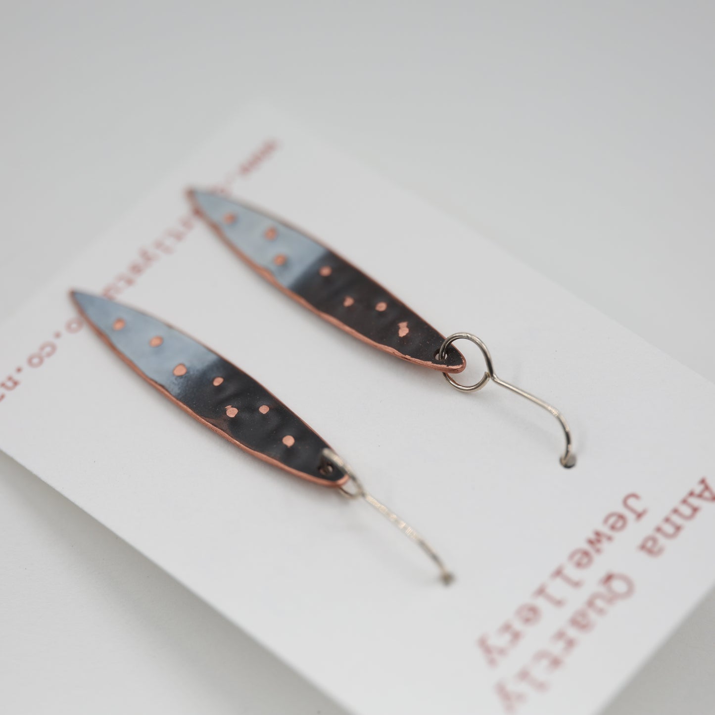 Black & White Copper/Narrow Leaf