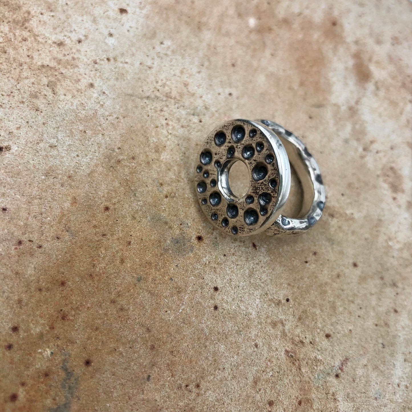 Contemporary Dot Circle Ring