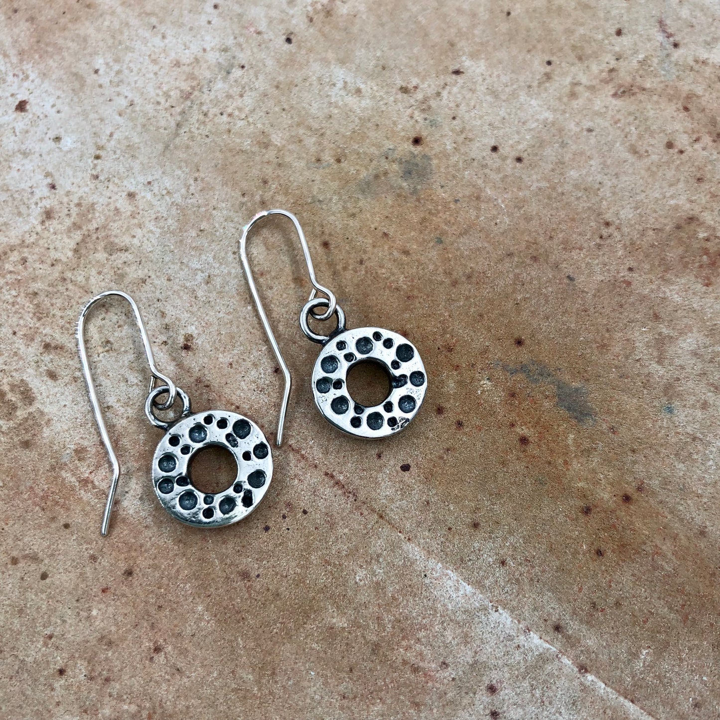 Dotted Circle Contemporary Style Earrings