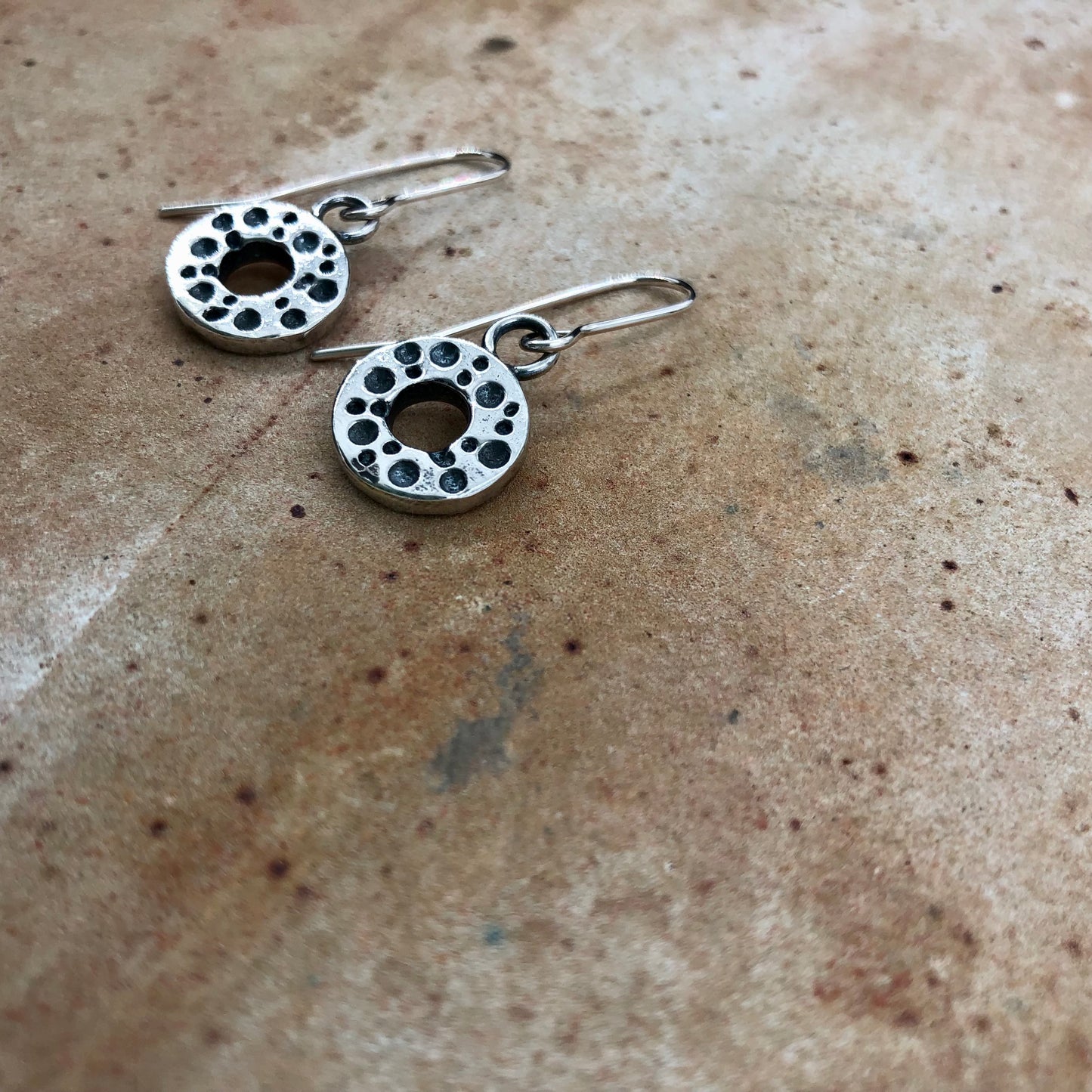 Dotted Circle Contemporary Style Earrings