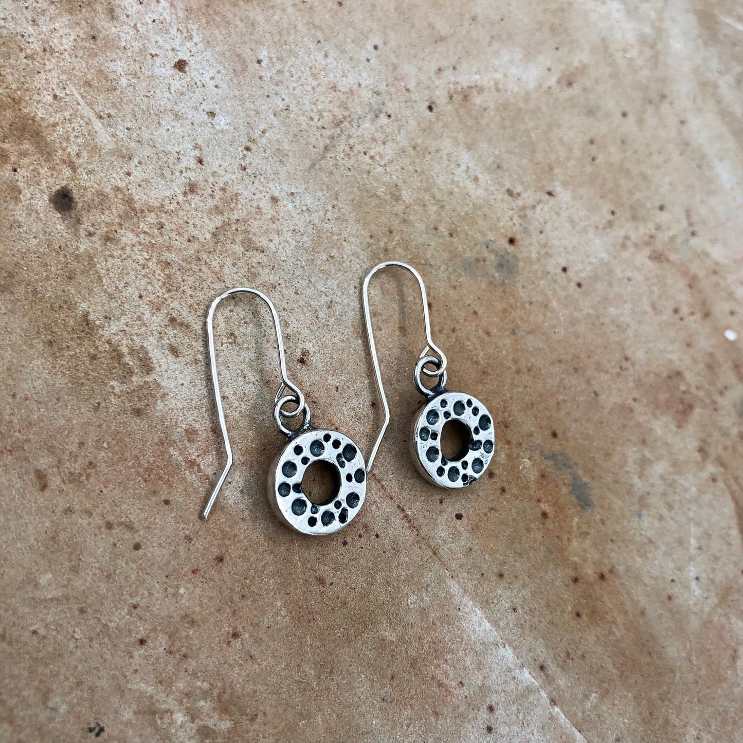 Dotted Circle Contemporary Style Earrings